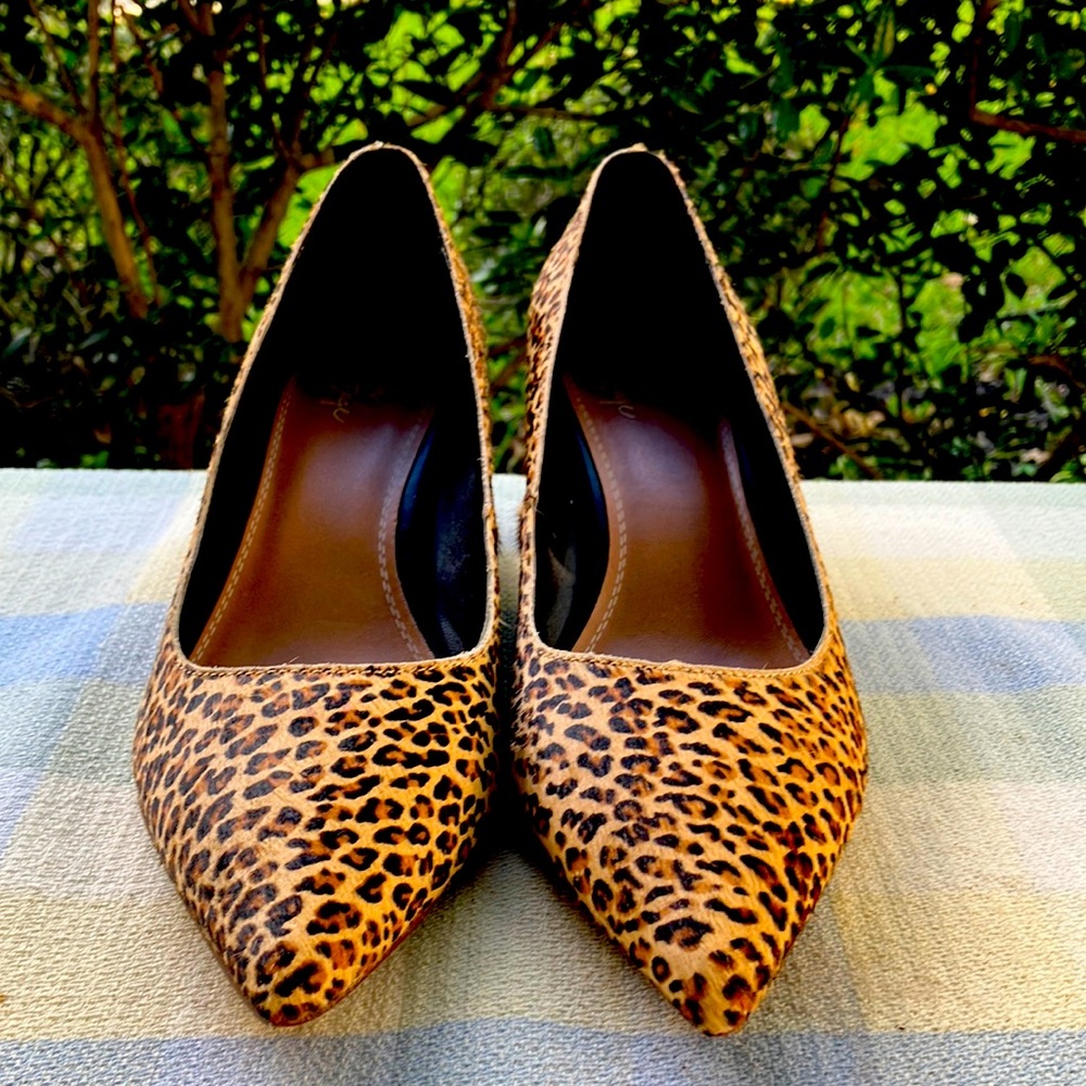 Leopard print, block heel, pumps